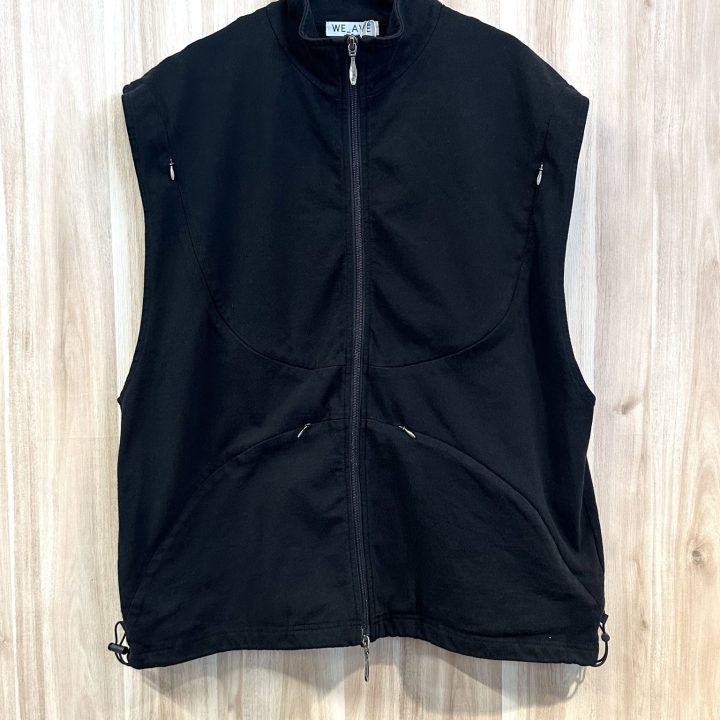 【 WE_AVE 】Zip & mesh high neck vest（643100）